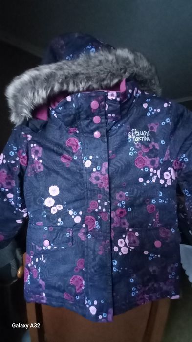 Зимова куртка на дівчинку 4-6 років
