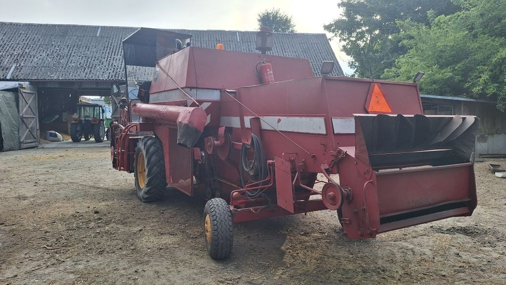 Kombajn Massey Ferguson 487