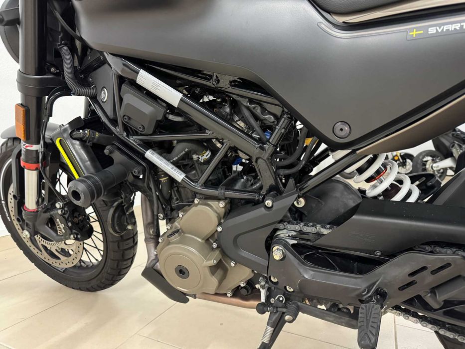 Husqvarna Svartpilen 401 (8/2022)
