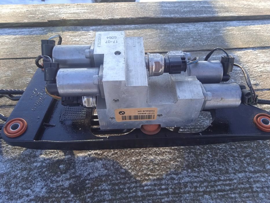 Клапанный блок 6782737 BMW X5 X6 E70 E71 17-07-6064H