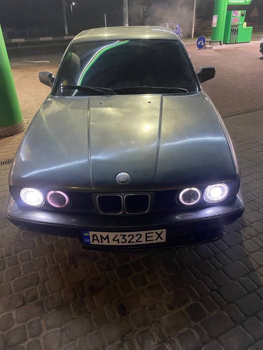 Продам BMW e34 520i