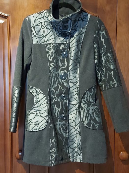 Sobretudo Cinzento e Prateado. Tam° M.64751066656001120