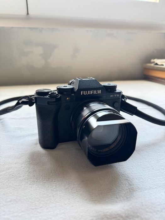 Fujifilm X-T5 (muito bom estado) com XF 35 1.4 R