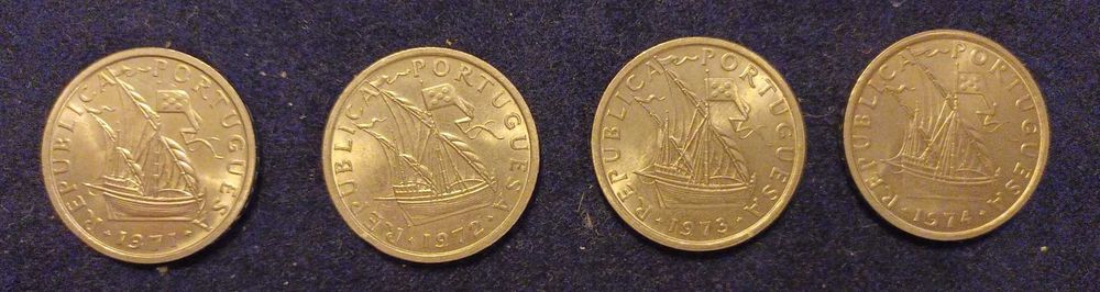 Lote 8 Moedas 10$00 - 1971 a 1974