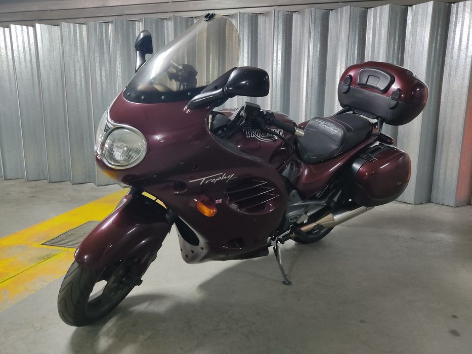 Triumph trophy 900