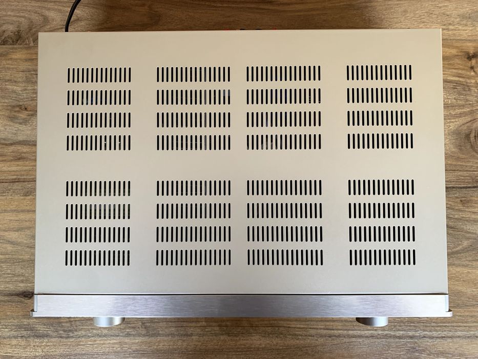 Amplificador Marantz PM 4400 OSE