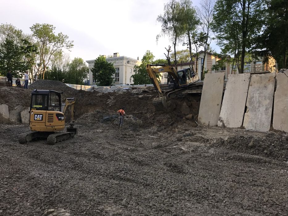 Послуги міні екскаватора бобкат bobcat гідробур,гідромолот,