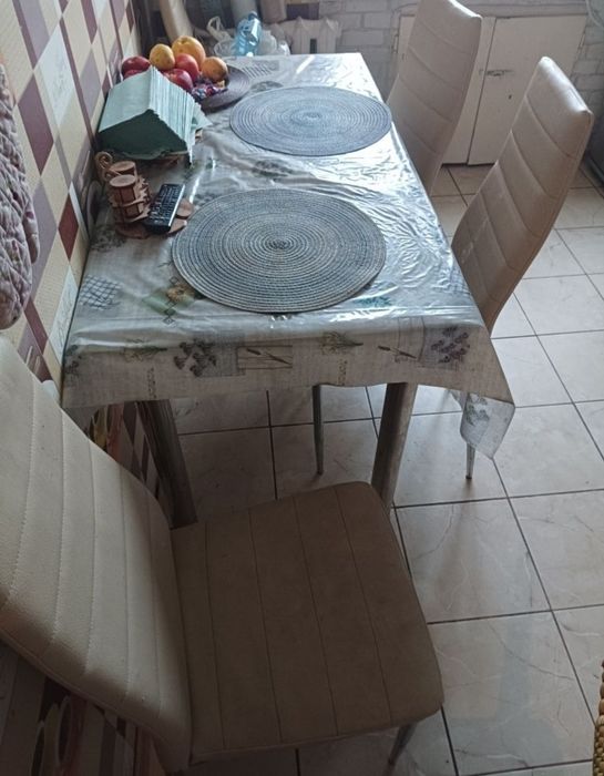 Квартира 2х кімнатна.Волочиськ.Центр.