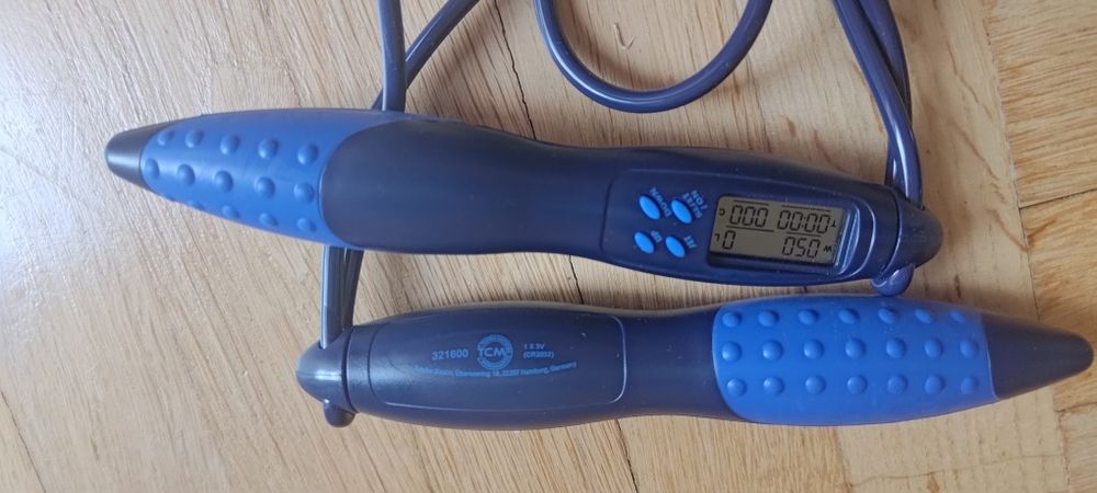 Skakanka z pomiarem elektronicznym Tchibo