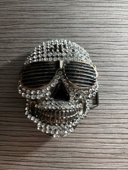 Бражка для ременя зі стразами