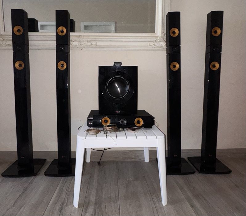 LG BH9430PW sistema de home theater 9.1 canais, com 1460 W, leitor Blu-ray 3D, Wi-Fi e Smart TV integrado.