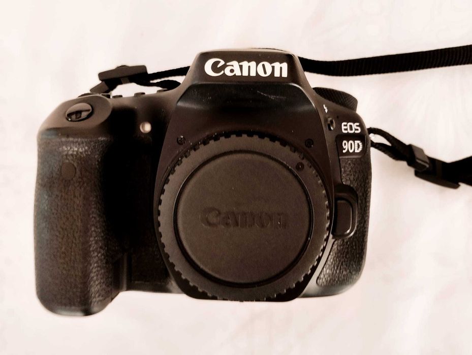 Canon EOS 90D + Lente 18-135mm