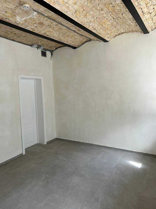 Продаж нежитлового приміщення 170 кв.м. центр, вул. Володимирська, 6