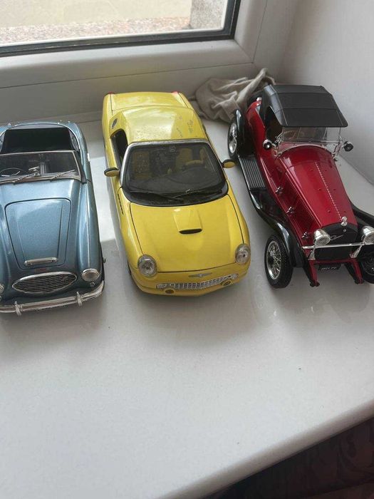 Модель 1 :18 мерседес бмв остін форд