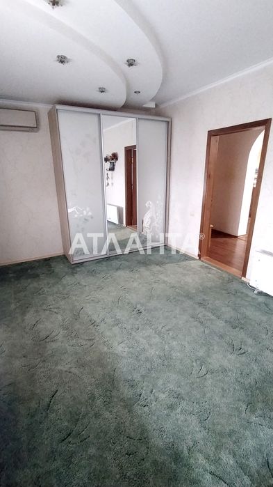 Продам 2 дома на одном участке в центре Ленпосёлка, 10 соток земли