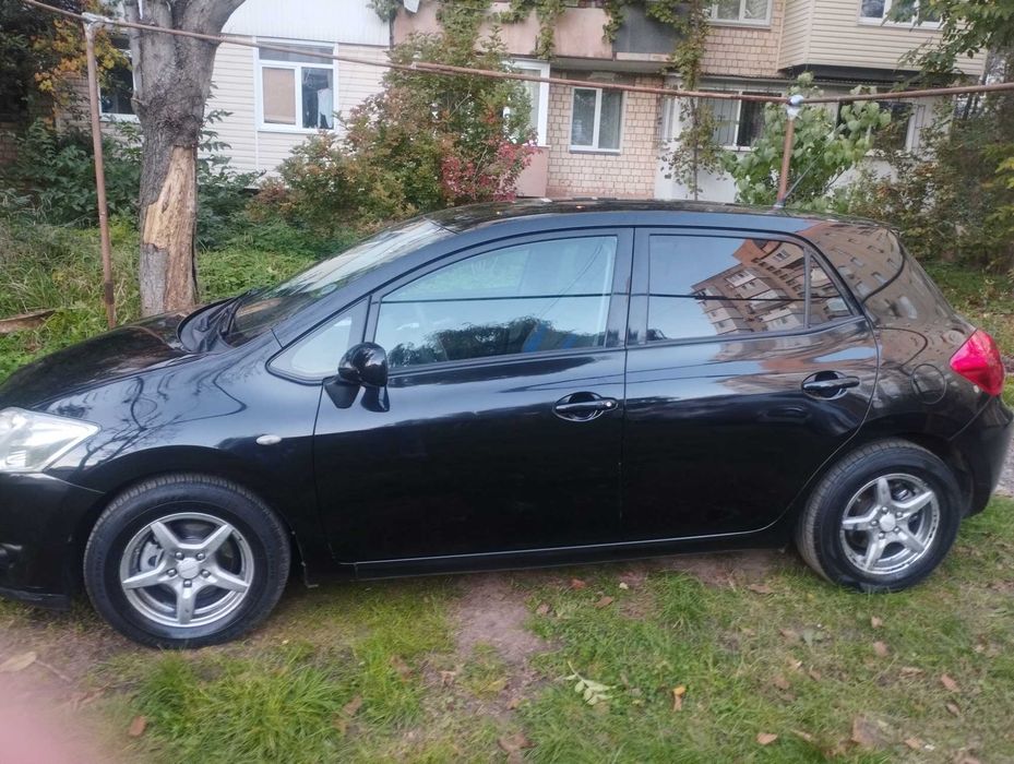 Toyota Auris s line