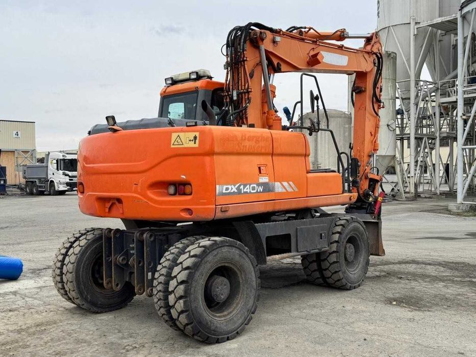 Koparka kołowa DOOSAN DX 140W