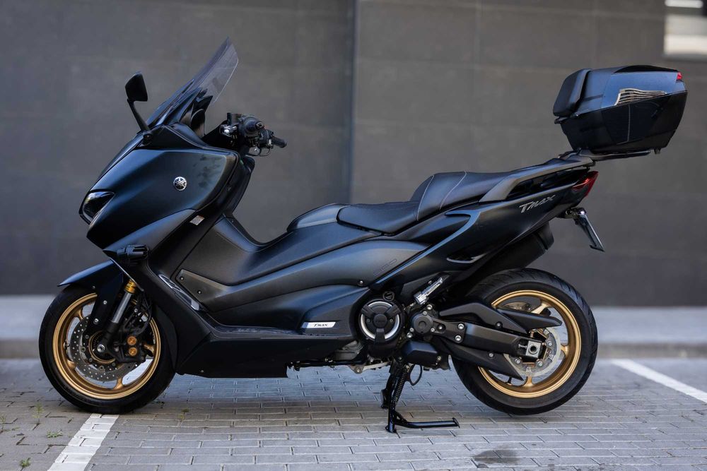 YAMAHA TMAX 560 Tech-Max - Como Nova!