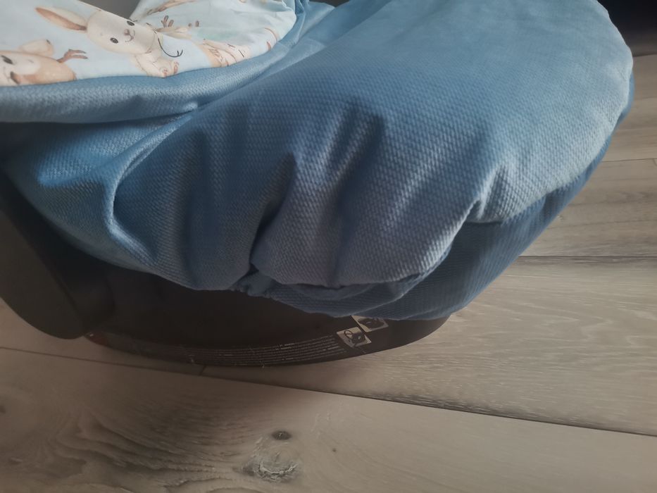 Pół śpiworek do fotelika samochodowego