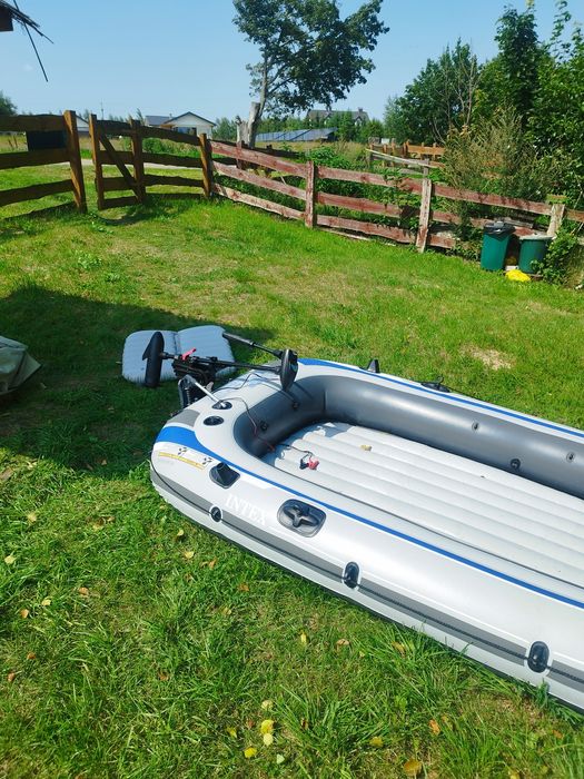 Sprzedam ponton piecio osobowy