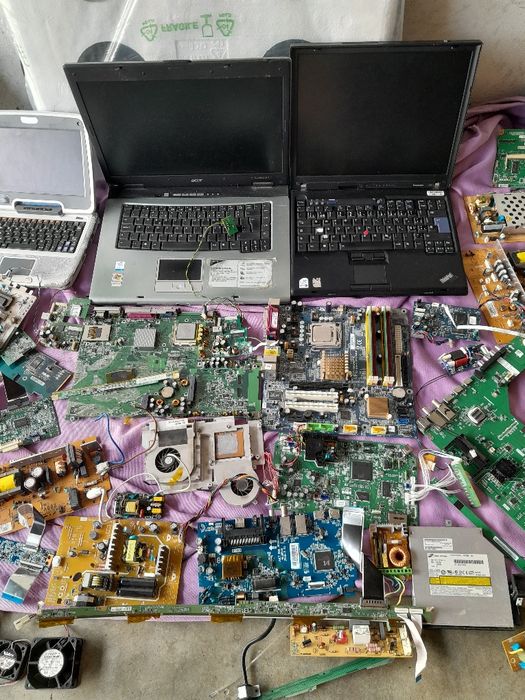 Componentes electrónicos e computadores