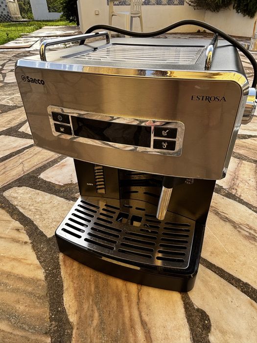 Máquina de café Saeco Estrosa