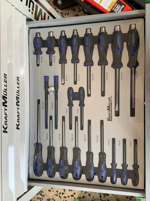 Carrinho de ferramentas 8 gavetas cheias