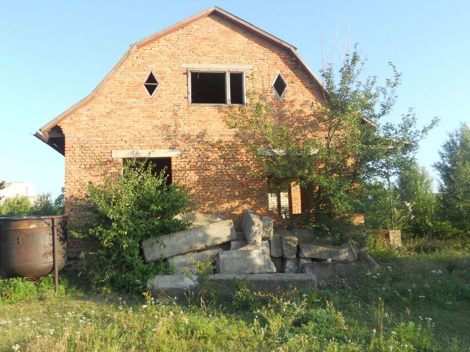 Продам недобудований будинок