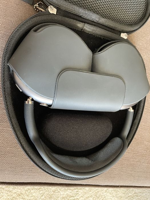 Selling AirPods Max63825793500163123