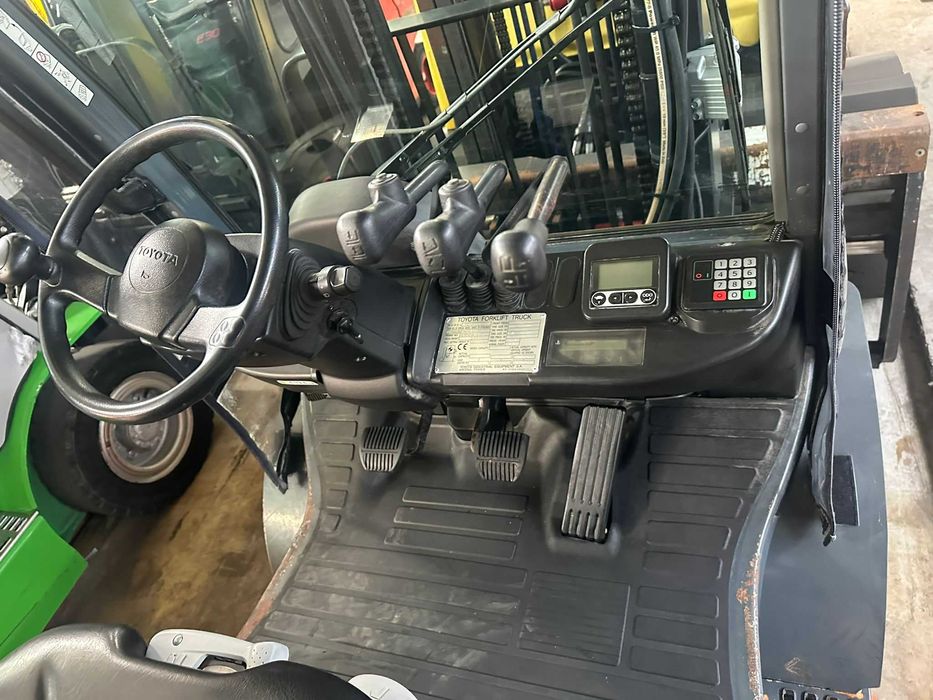 Навантажувач Toyota 2.5 т, вилочний погрузчик газовий, Тойота 2.5 т