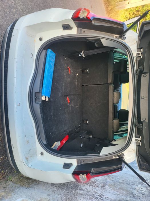 Vende se carrinha 7 lugares