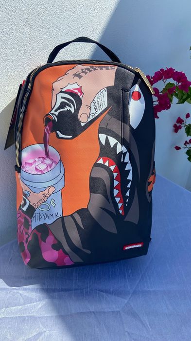 Mochila sprayground com estampa exclusiva