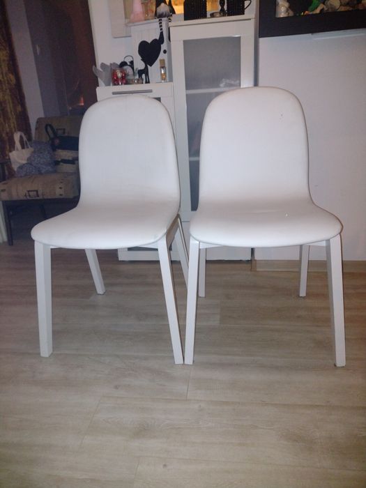 Krzesła BRW białe
