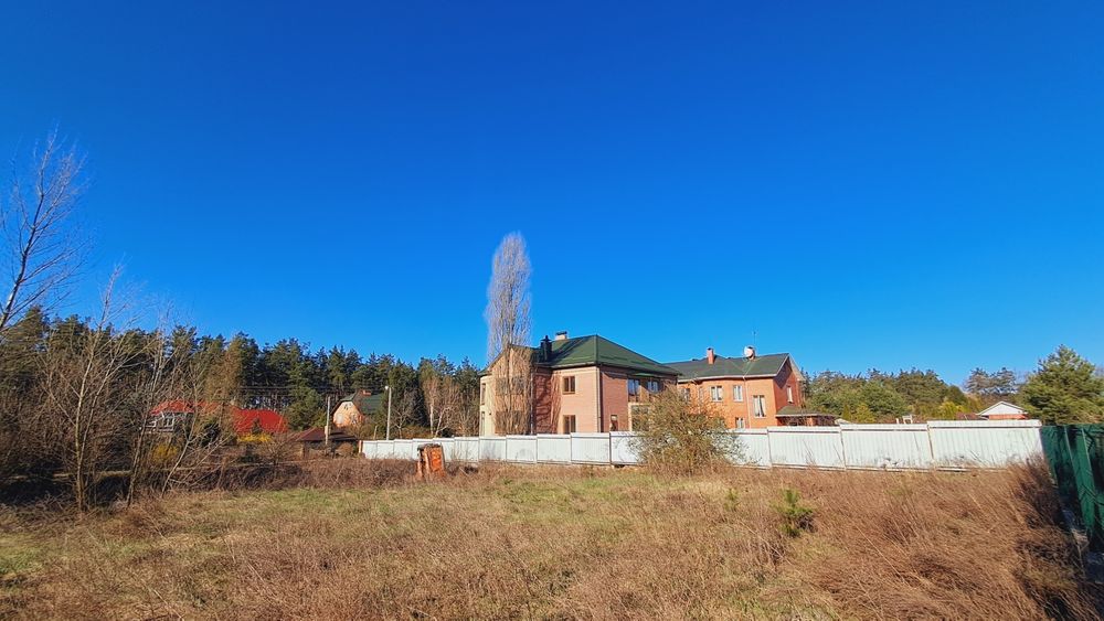 12 соток з електрикою. Ліс. Озеро.
