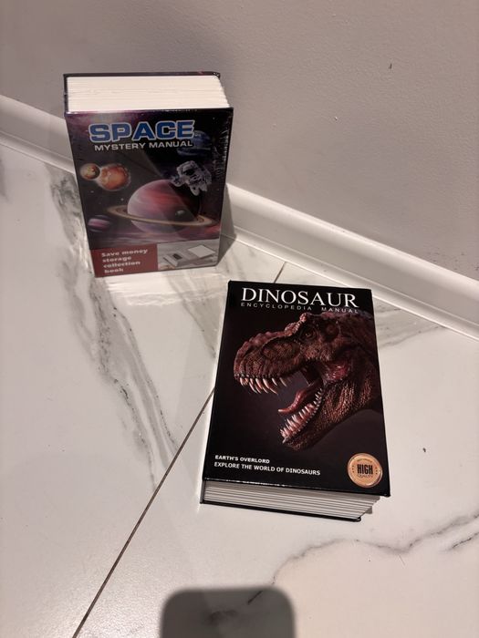 Skarbonka sejf w ksiazce