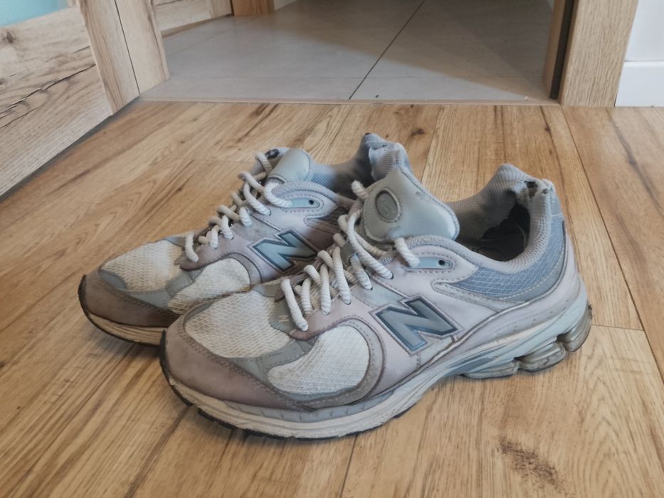 New Balance 2002R