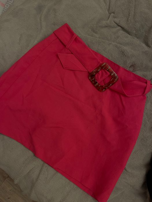 Różowa mini spódnica