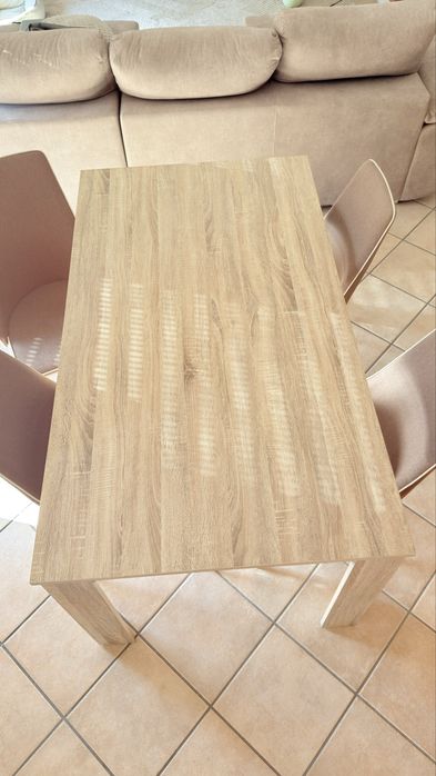 Mesa de jantar com 4cadeiras