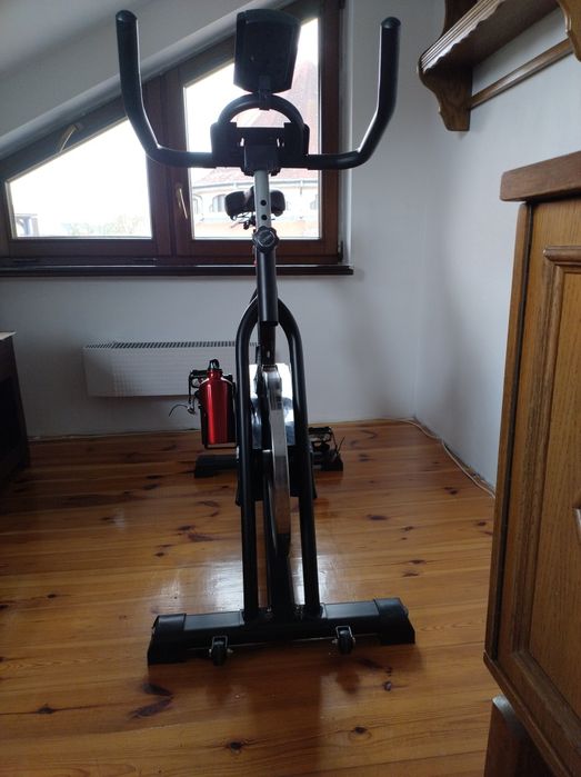 Stacjonarny rower treningowy