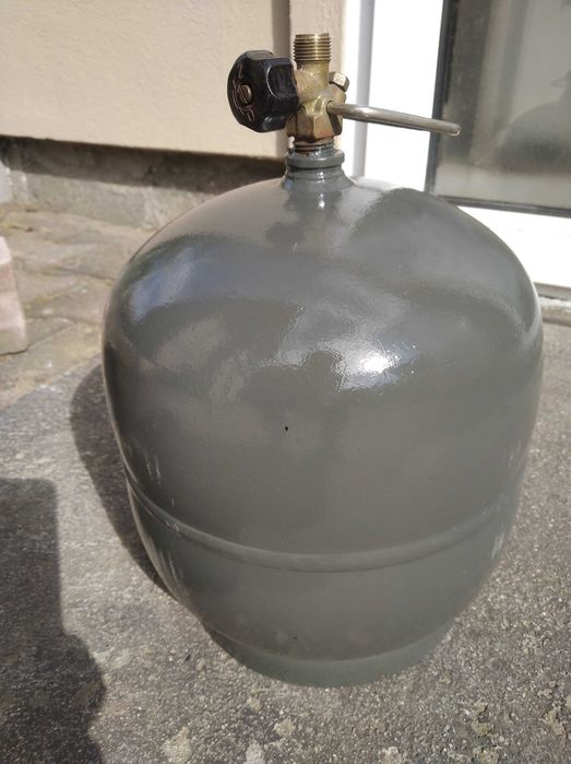 Butla gazowa propan-butan 2 kg gazu.