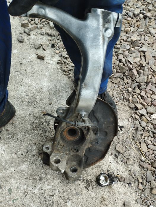 Audi a4 b6 b7 zwrotnica lewa lub prawa bez wahaczy oryginał sztuka