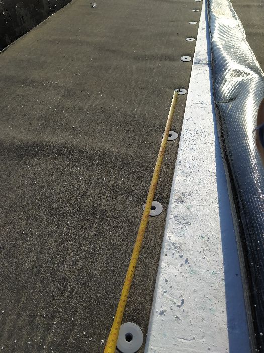 Dekarz dach   krycie papa, membrana, hydroizolacja blacharskie obróbki