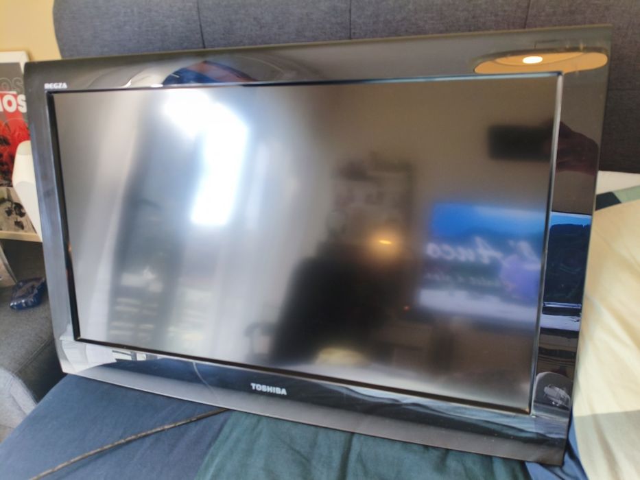 TV 32" Toshiba 32LV733G ótimo estado