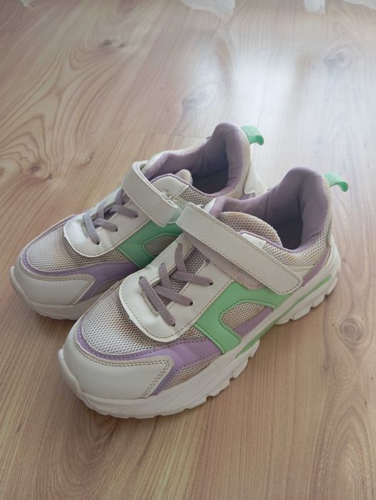 Białe Adidasy dla dziewczynki dł. wkładki 23cm