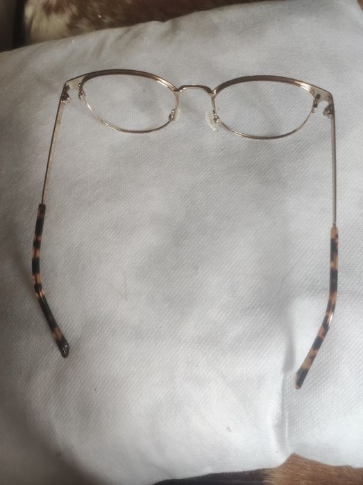 Armação Lois muito boa