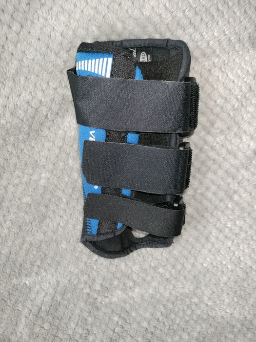 Orteza na nadgarstek prawa Meyra Medical Versa Fit