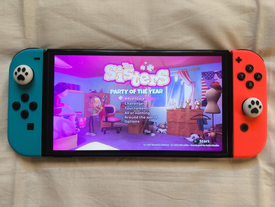 Nintendo Switch OLED + Extras