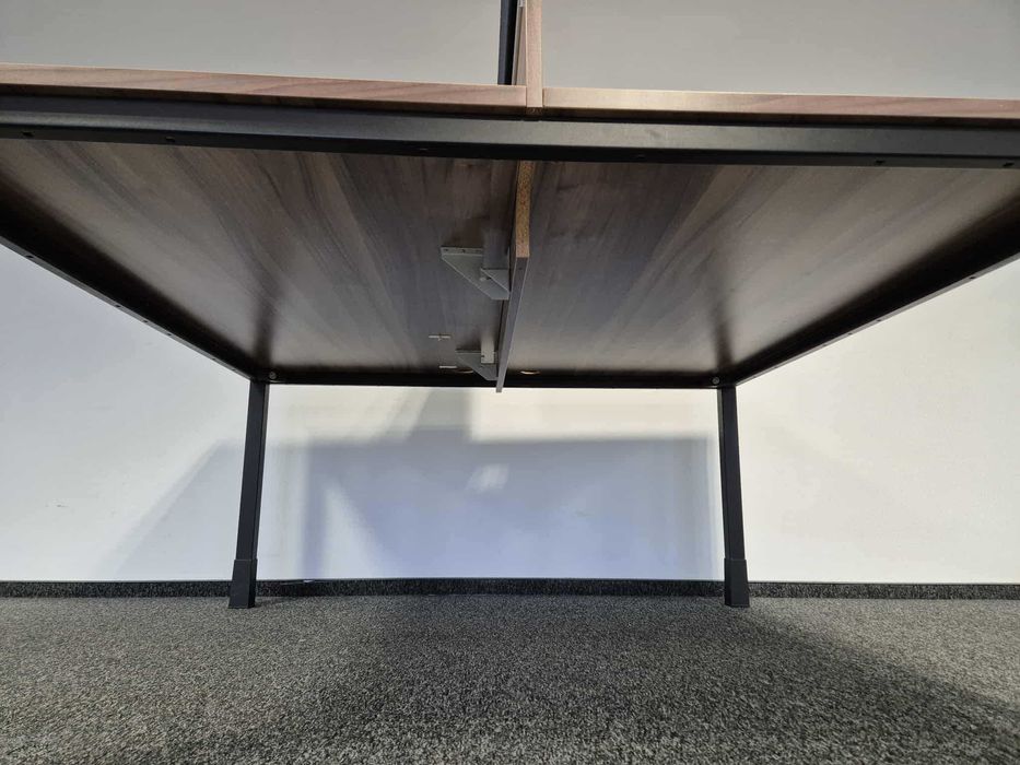 Biurko Bench 160 × 162 cm z przegrodą