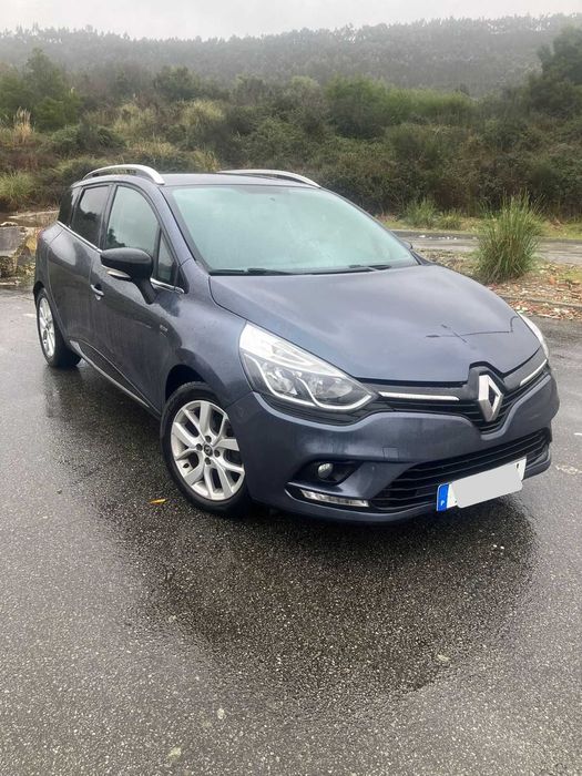 Renault Clio - Espaçosa e Económica