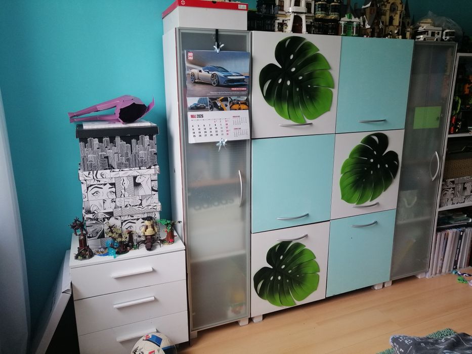 Komplet mebli 4 regały i szafka nocna